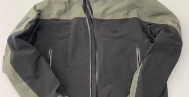 Ремонт мембранной куртки Arc’teryx.