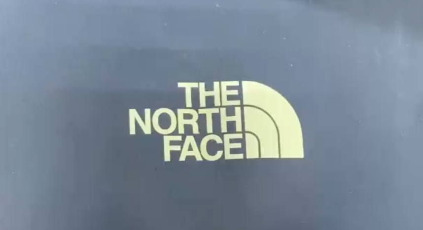 Ремонт мембранной куртки The North Face: замена молнии