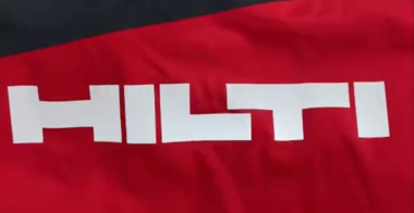 Ремонт мембранной куртки Hilti: удаление логотипов